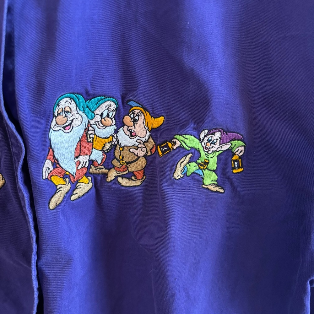 Vintage Disney Store Purple Button Up Seven Dwarfs Embroidered Shirt Women Small - Picture 4 of 10
